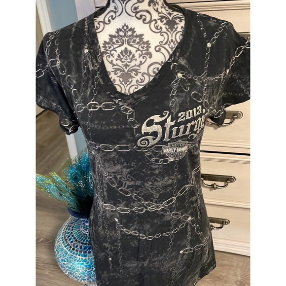 Ladies Harley Davidson chain link graphic shirt medium - Picture 2 of 6